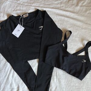 Gymshark Lifting Essential Top and Sports Bra